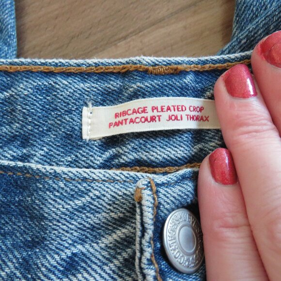 LEVI'S Ribcage Pleated Cropped Wide Leg Jeans in Now and Then Wash - Size US 24 - Picture 14 of 15